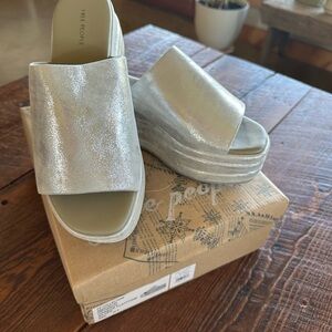 Free People Harbor Flatform Silver Slides